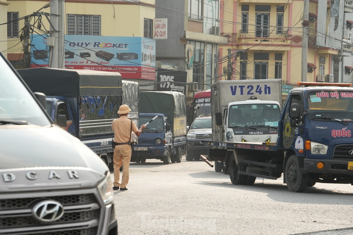 Ô tô tắc hơn 5km trên cao tốc Pháp Vân - Cầu Giẽ do ngập úng-9