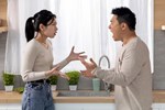 Con dâu bật khóc xúc động trước một việc làm hiếm có của bố chồng vốn khó tính suốt 14 năm-2