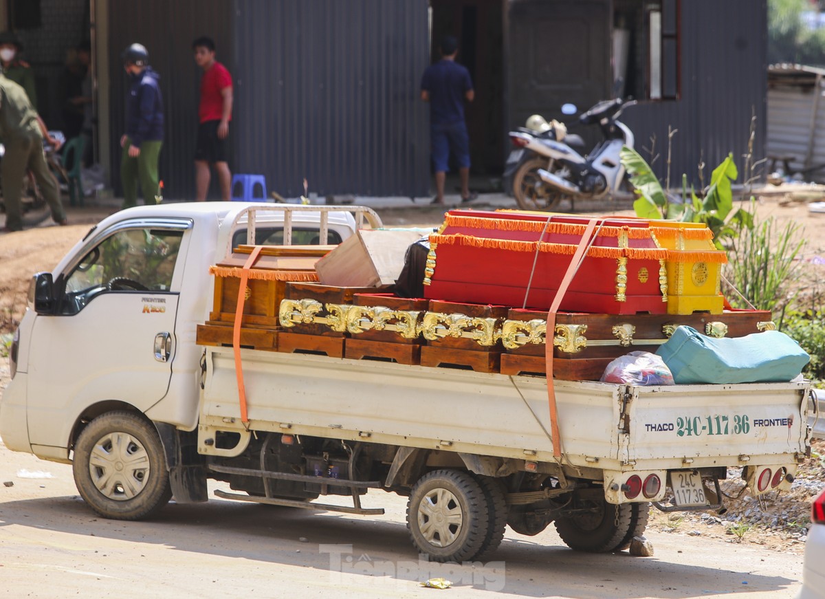 Cảnh tan hoang sau vụ sạt lở ở thôn Nậm Tông làm 18 người chết và mất tích-21