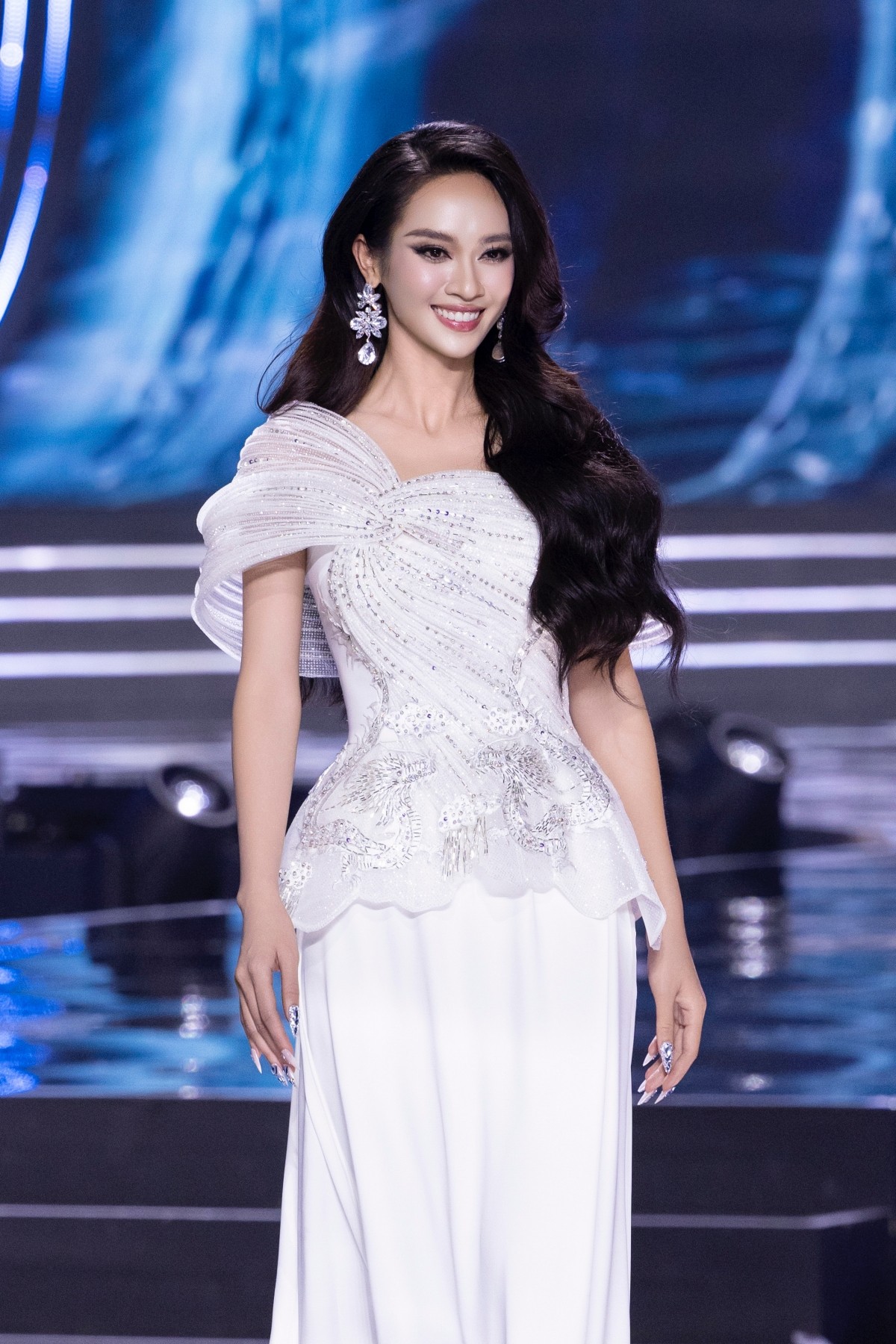 Nhan sắc Top 5 Miss Universe Vietnam 2024 trong trang phục áo dài và dạ hội-12