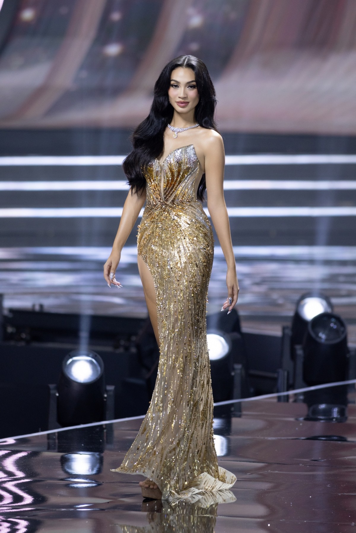 Nhan sắc Top 5 Miss Universe Vietnam 2024 trong trang phục áo dài và dạ hội-16