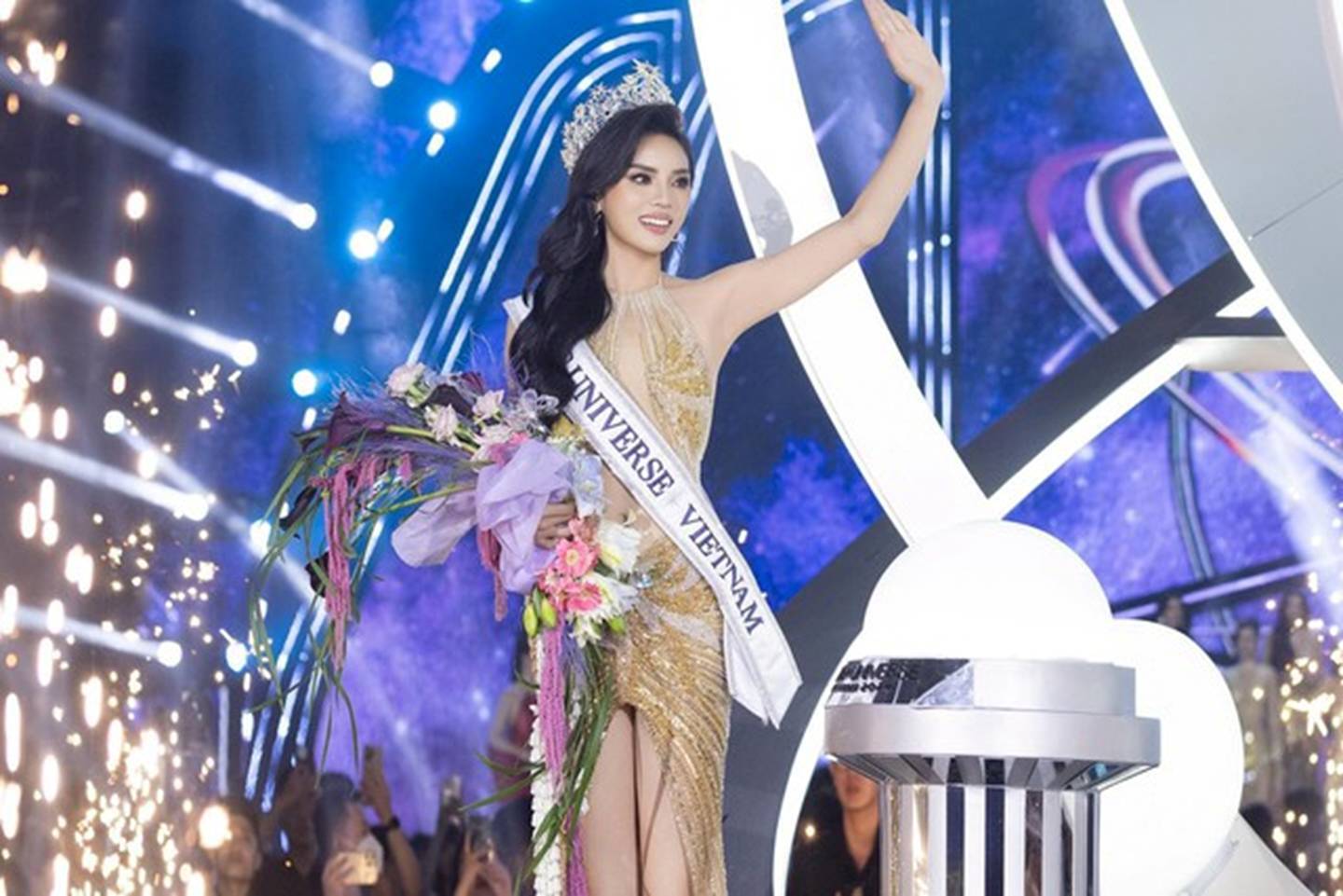 Loạt đầm khoe body vạn người mê của Miss Universe Vietnam Nguyễn Cao Kỳ Duyên-1