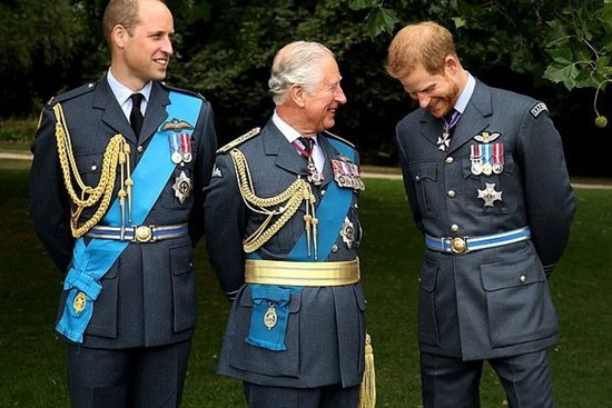 Vua Charles và William bất ngờ nhắc tới Harry