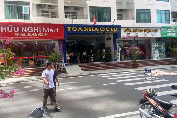 Phát hiện hai người thương vong trong phòng trọ bị xáo trộn-2