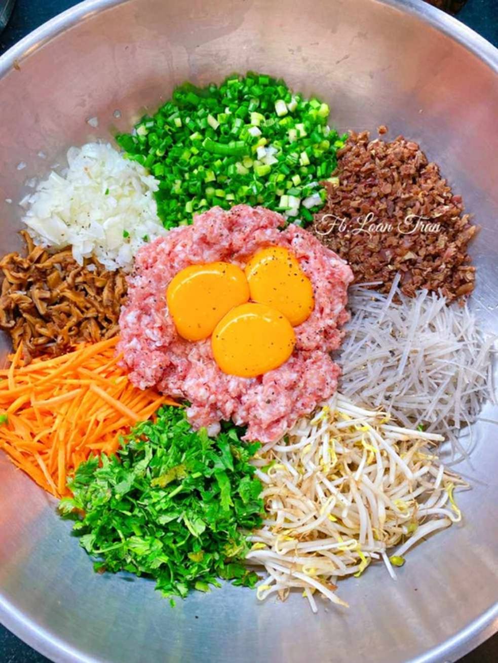 Cách làm nem rán bằng nồi chiên không dầu ngon giòn, không khô, vàng ruộm, nem tròn không bị vỡ như rán bằng chảo-2