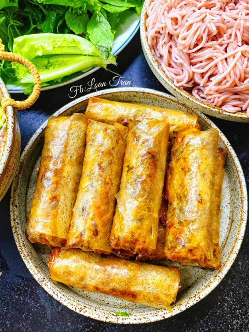 Cách làm nem rán bằng nồi chiên không dầu ngon giòn, không khô, vàng ruộm, nem tròn không bị vỡ như rán bằng chảo-6