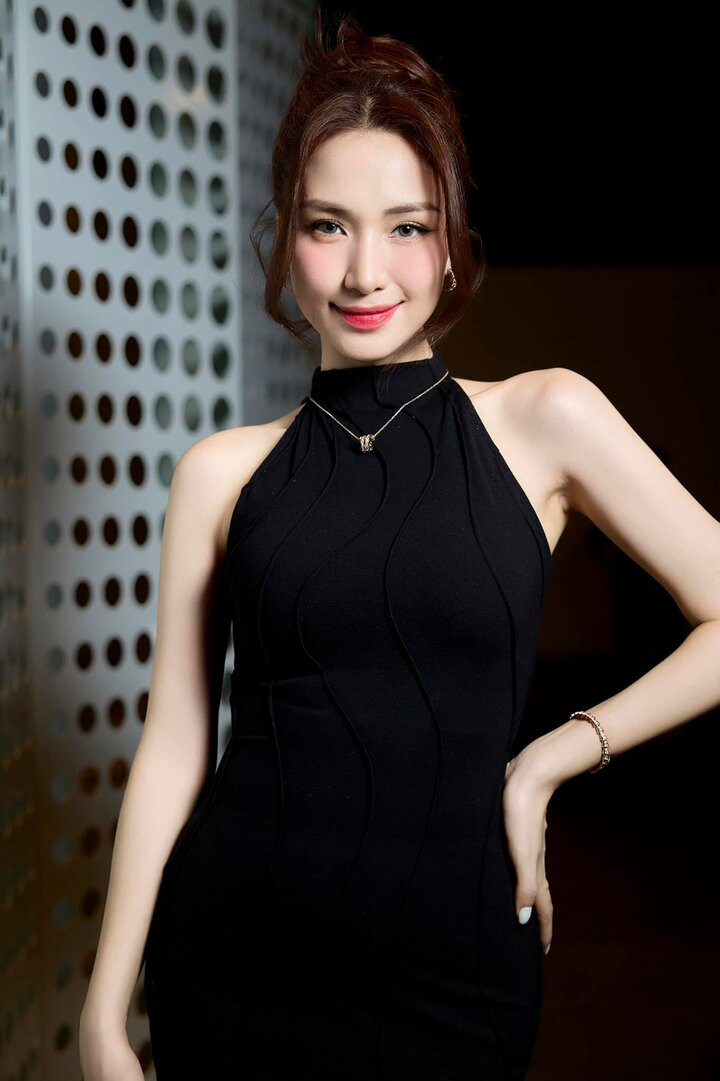 Hòa Minzy chia sẻ về thông tin nhận nuôi bé gái ở Làng Nủ-1