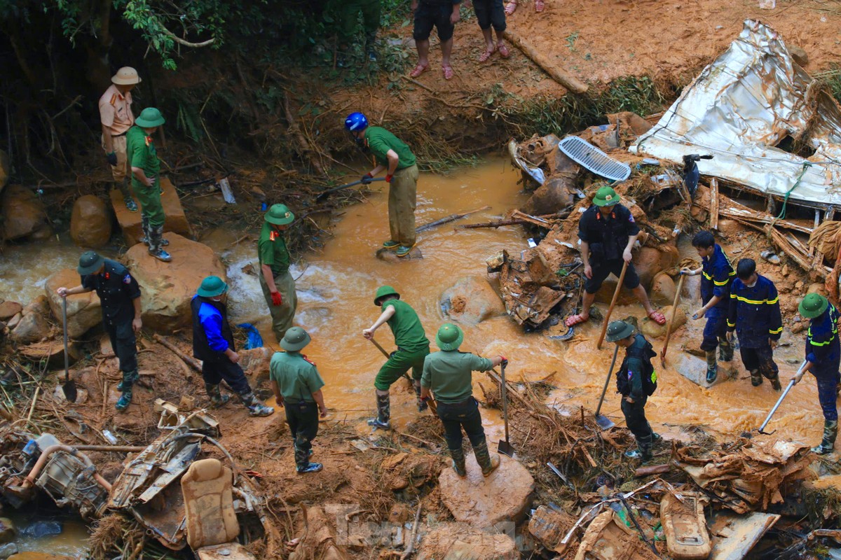 Toàn cảnh 2 vụ sạt lở ở Cao Bằng khiến hơn 40 người tử vong và mất tích-16