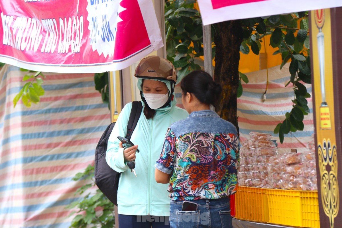 Hà Nội: Bánh trung thu đại hạ giá vẫn ế-7