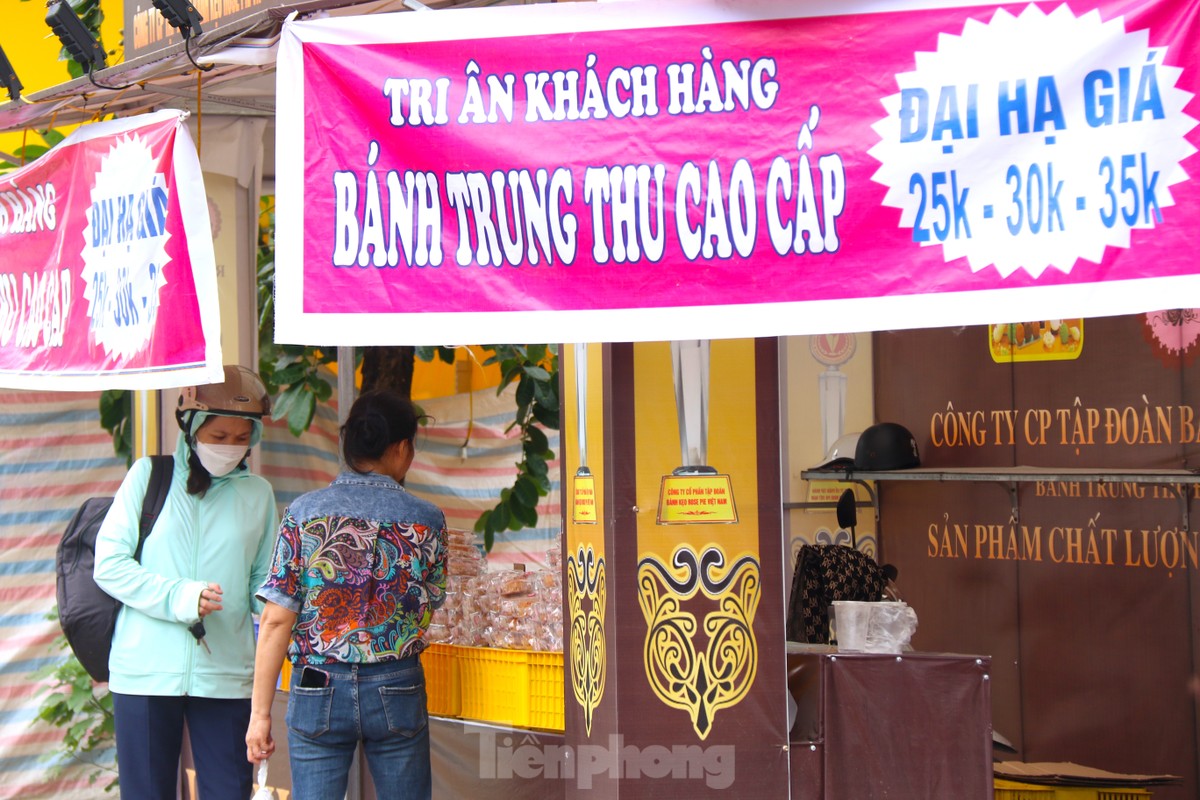 Hà Nội: Bánh trung thu đại hạ giá vẫn ế-8