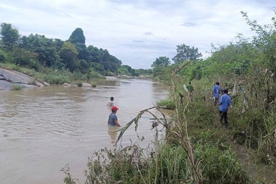 Ninh Thuận: 3 người tử vong do mưa lũ cuốn trôi