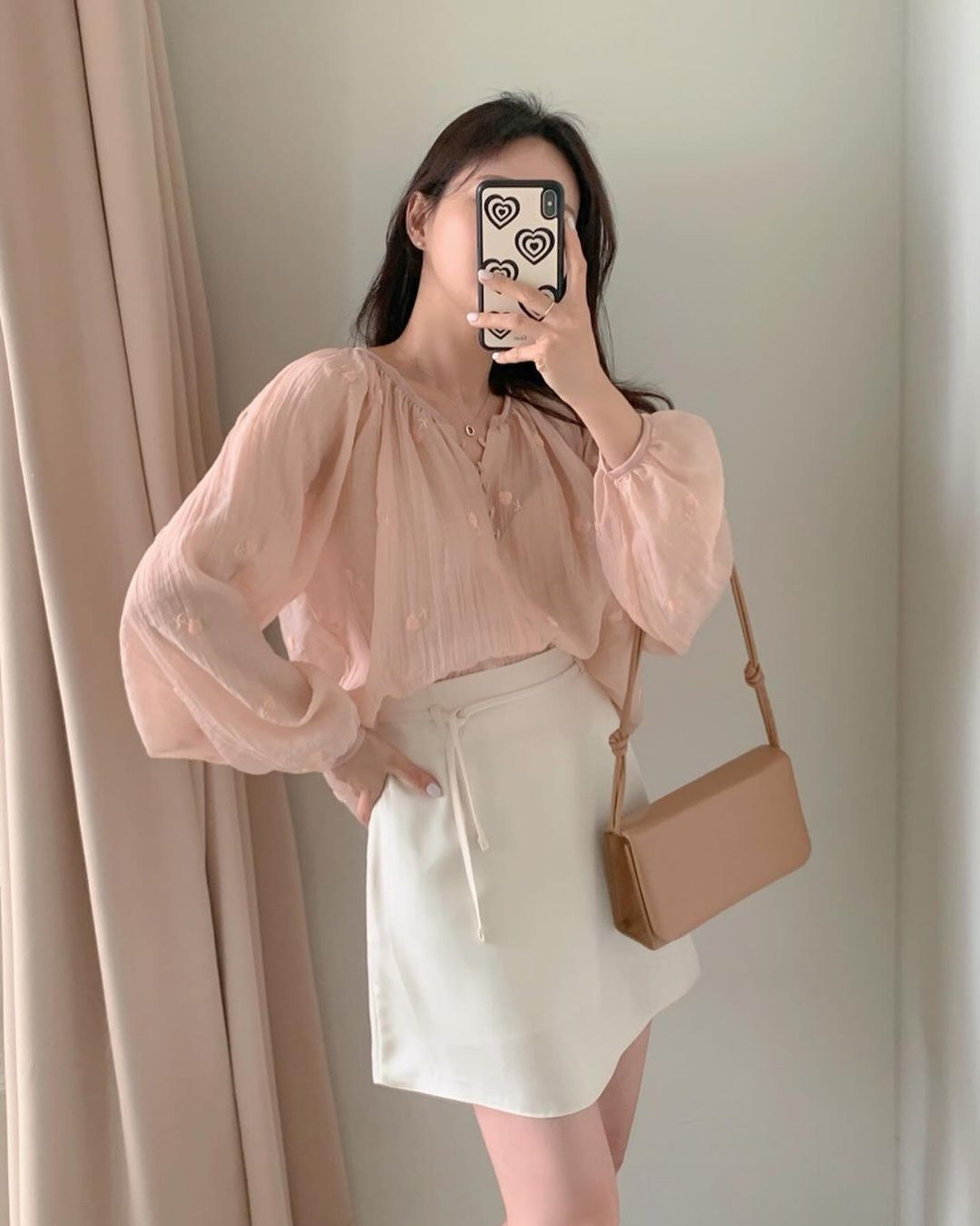 Áo blouse dài tay được hội mặc đẹp thi nhau diện trong mùa thu-5