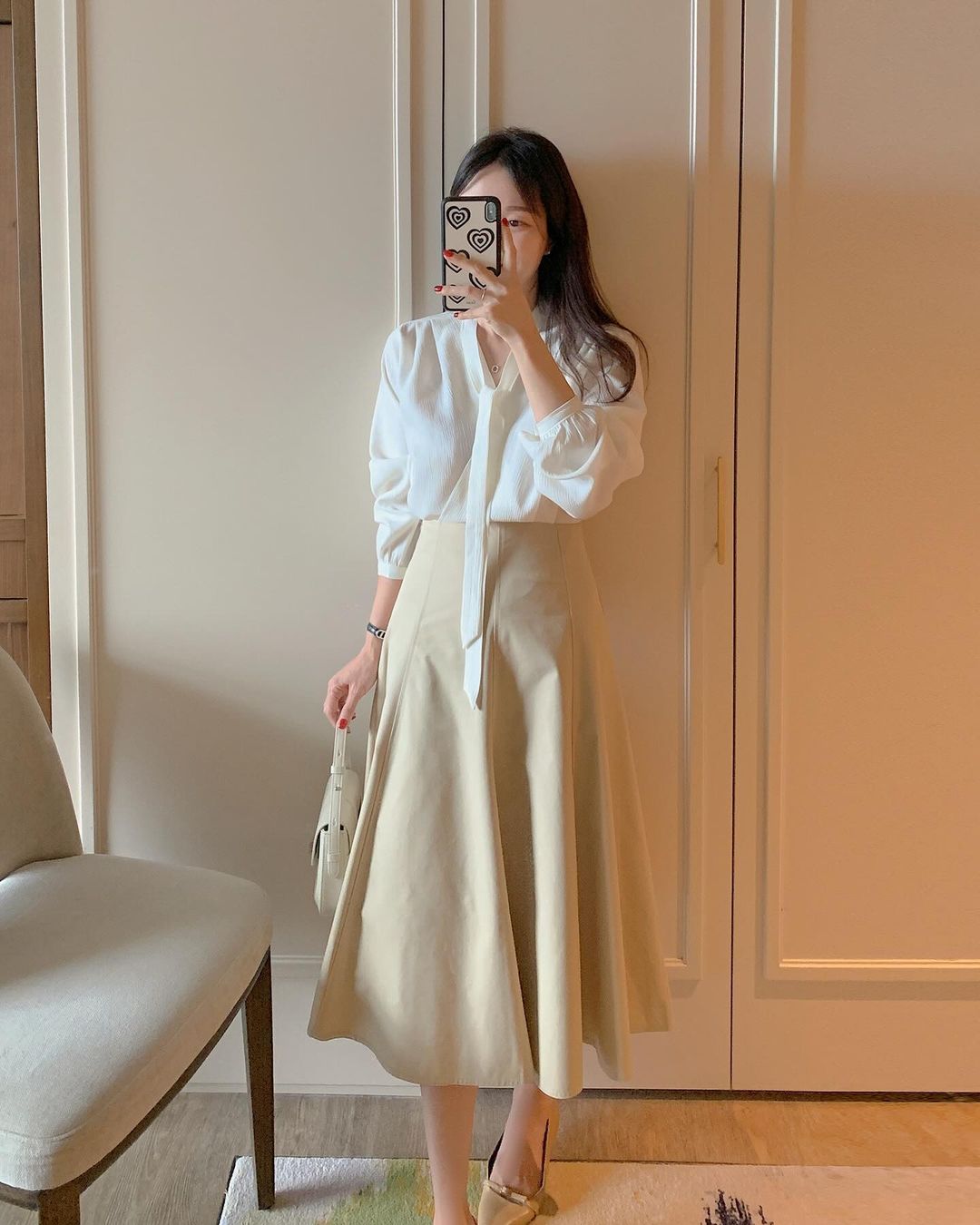 Áo blouse dài tay được hội mặc đẹp thi nhau diện trong mùa thu-7