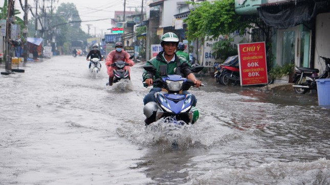 Áp thấp nhiệt đới mạnh lên thành bão, TPHCM và Nam bộ sắp mưa to-2