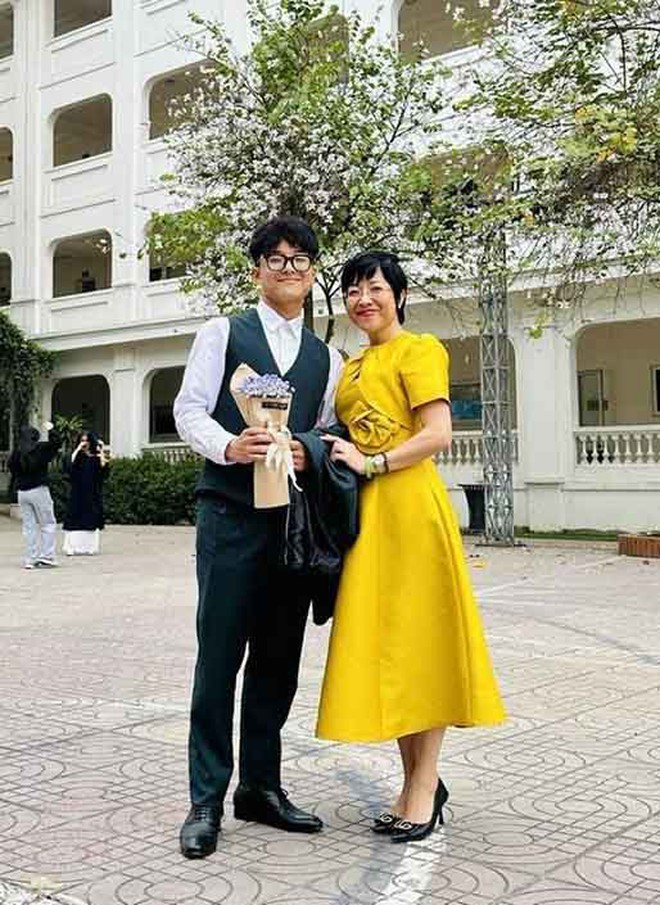MC nức tiếng VTV: Từng là ca sĩ, đóng phim, U60 sống bình yên bên con trai-6