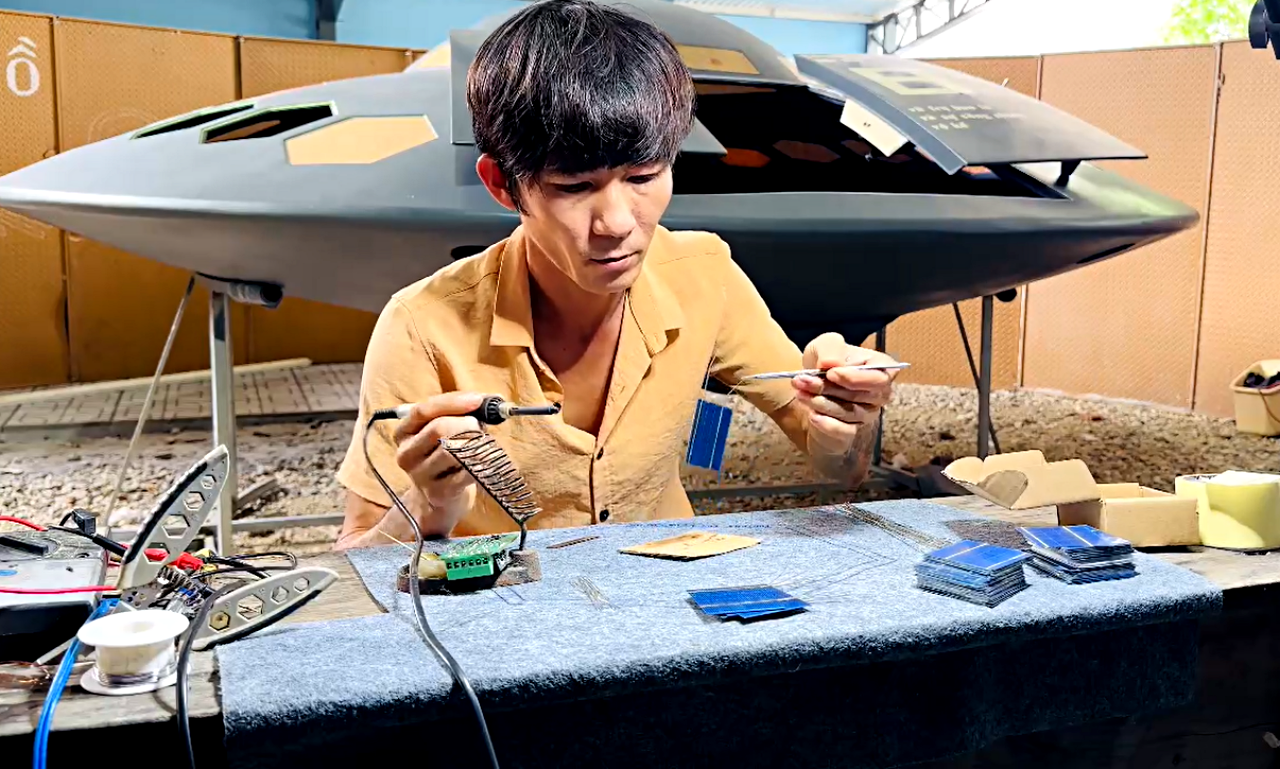 Tự chế đĩa bay lướt trên nước, 8X Kiên Giang khiến nhiều người kinh ngạc-1