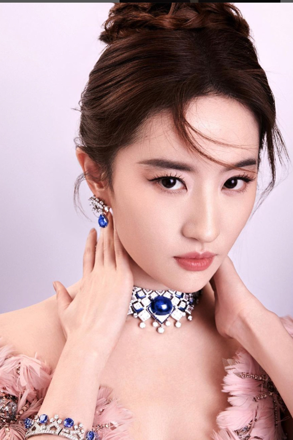 Thần tiên tỉ tỉ Lưu Diệc Phi 37 tuổi, da vẫn láng mịn nhờ một loại nước đặc biệt này-8