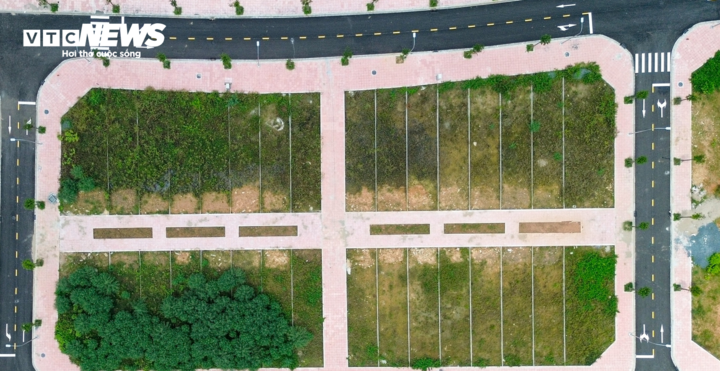 Bỏ cọc hàng loạt, đất đấu giá còn nóng?-1