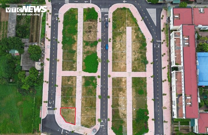 Bỏ cọc hàng loạt, đất đấu giá còn nóng?-2