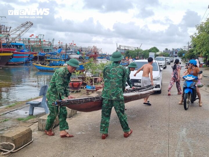 Bão số 4 vào miền Trung: Nguy cơ sạt lở, lũ quét ở Quảng Nam, di tản 30.000 dân-3
