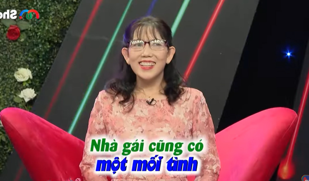 Thấy đàng gái U50 xinh đẹp, anh tài xế say mê, hứa hẹn đủ điều-1