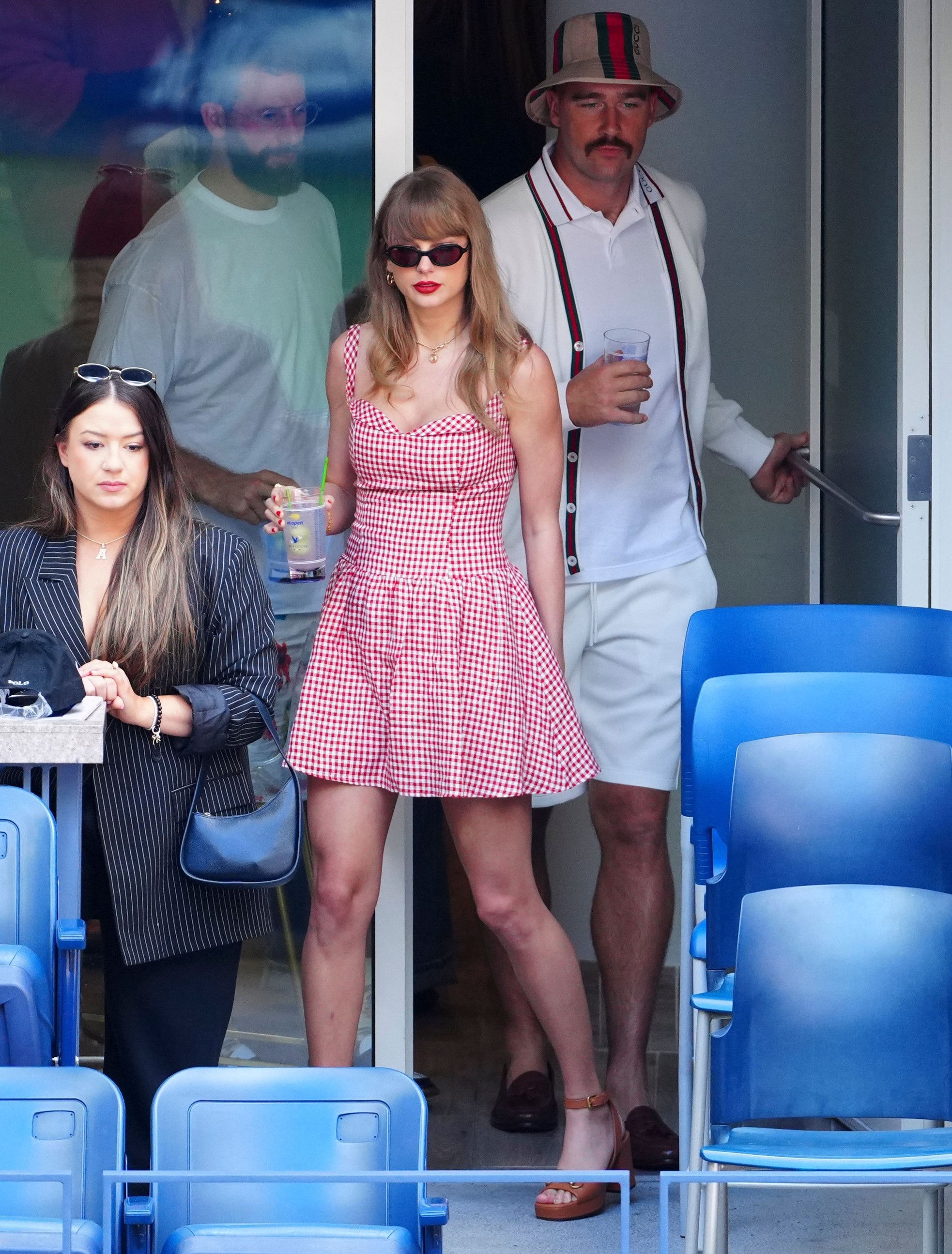 Phong cách gây tranh cãi của Taylor Swift-7