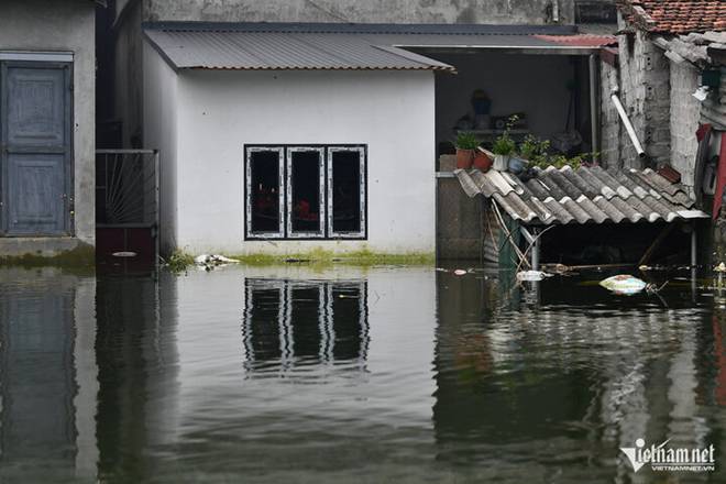 Nước không rút, rốn lũ ở Chương Mỹ hóa cảnh nước nổi miền Tây-12