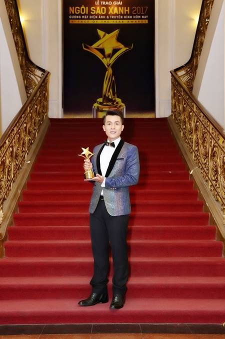 Hoàng tử mắt hí” của màn ảnh Việt: Chưa lấy vợ, bất ngờ thông báo lên chức bố ở tuổi 42-5