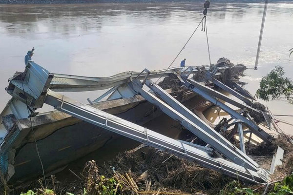 Chi hơn 9 tỷ đồng trục vớt xác cầu Phong Châu và phương tiện rơi xuống sông-2