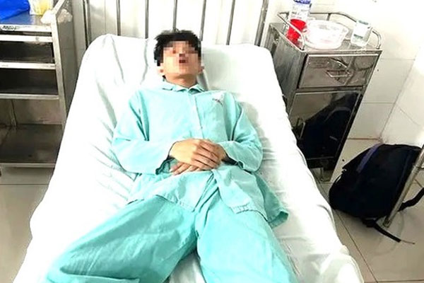 Nhóm học sinh lớp 7 chặn đánh bạn học nhập viện-2