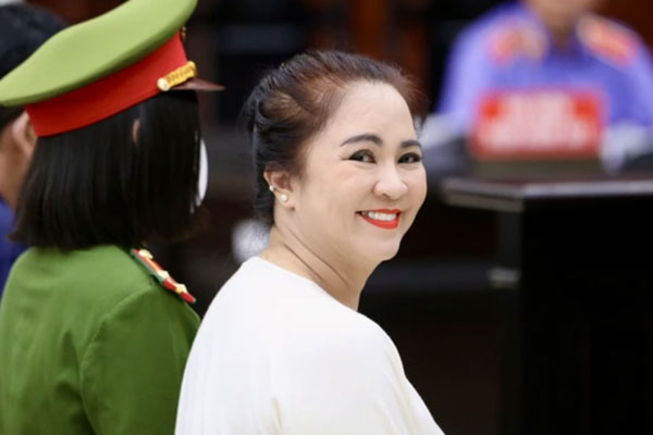 Bà Nguyễn Phương Hằng trở lại điều hành khu du lịch Đại Nam-2