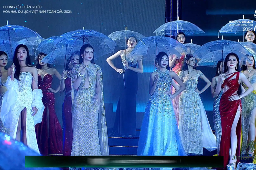 Võ Cao Kỳ Duyên đăng quang Hoa hậu Du lịch VN Toàn cầu dưới trời mưa tầm tã-2