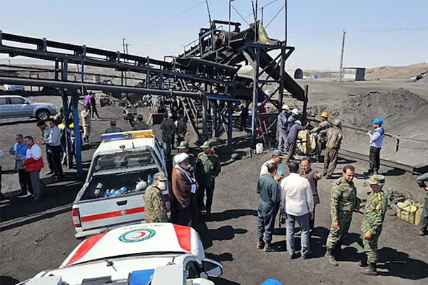 Iran phóng hơn 100 tên lửa vào Israel, cảnh báo tấn công nghiền nát-3