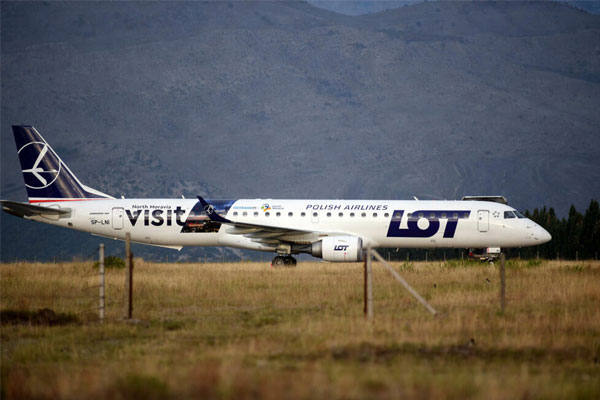 Quả bom từ Thế chiến II bất ngờ phát nổ ở sân bay Nhật Bản-4