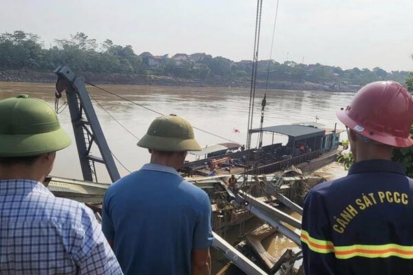 Sập cầu Bến Nhạ ở Thanh Hóa, di dời khẩn cấp 273 hộ dân-3