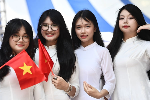 Thu mỗi học sinh 20 nghìn/tháng tiền nước uống, trường thừa gần 200 triệu-2