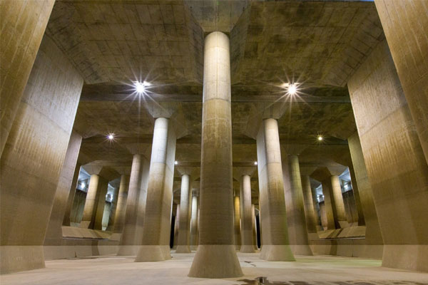 Clip: Nước lũ tấn công đường phố ở Pháp-2