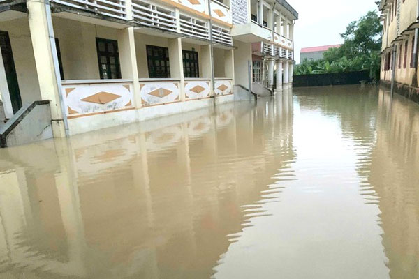 Sau bão số 3, Hà Nội còn 20 trường chưa thể dạy học trực tiếp-2