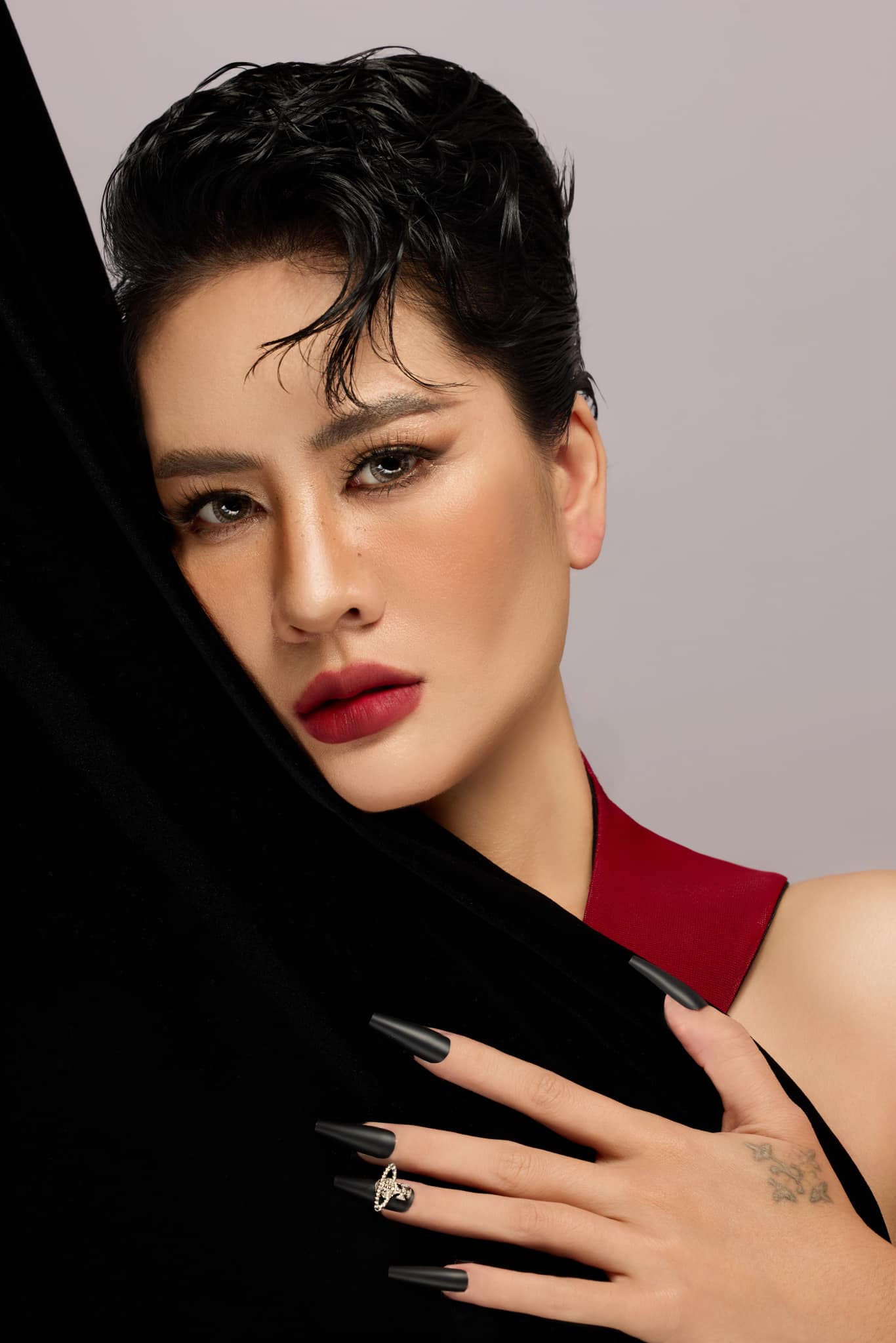 Minh Cúc - nữ giang hồ phim Độc đạo: Tôi mê diễn, mê xe, mê kiếm tiền và không còn thiết yêu đương-10