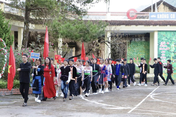 Học sinh ở Phú Thọ được nghỉ thứ Bảy-2