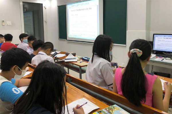 Thực hư việc học sinh bị cô lập sau khi tố giáo viên chủ nhiệm ép học thêm-2