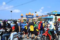 Hàng ngàn người đổ về Đại Nam, CSGT phần luồng cách xa 15km