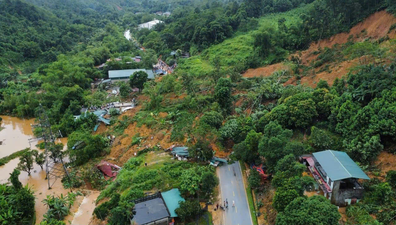 Sạt lở ở Hà Giang: 3 người chết và mất tích, số nạn nhân có thể tăng lên-1