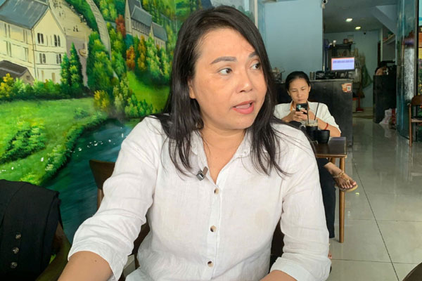 Cô giáo xin tiền mua laptop, bị tố nấu cả mì tôm, xúc xích bán cho học sinh-2