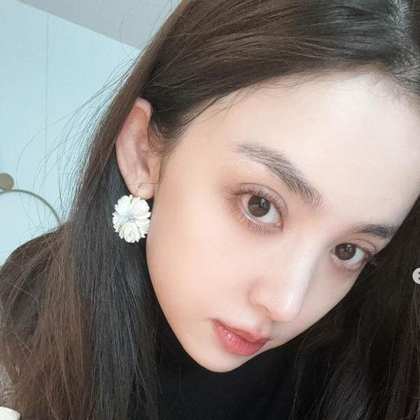 Một cách chăm sóc bị cho là điên rồ nhưng lại hiệu quả với làn da của Cổ Lực Na Trát-6