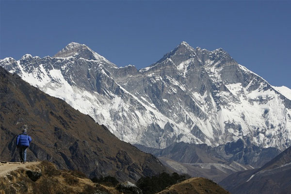 Vì sao núi Everest không ngừng cao lên?-1