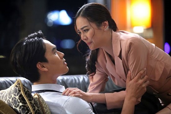 Chưa đầy năm mặn nồng với 'phi công trẻ', nữ đại gia chết lặng vì cái kết cay đắng không thể ngờ