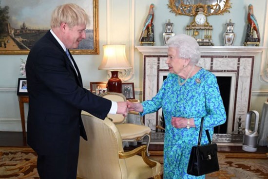 Cựu Thủ tướng Anh Johnson tiết lộ bệnh tình của Nữ hoàng Elizabeth II