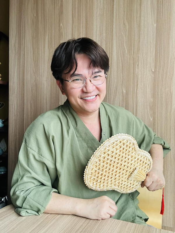 Một nam MC nổi tiếng bị bà Nguyễn Phương Hằng gọi tên trên sóng livestream, giờ cuộc sống thay đổi ra sao?-4