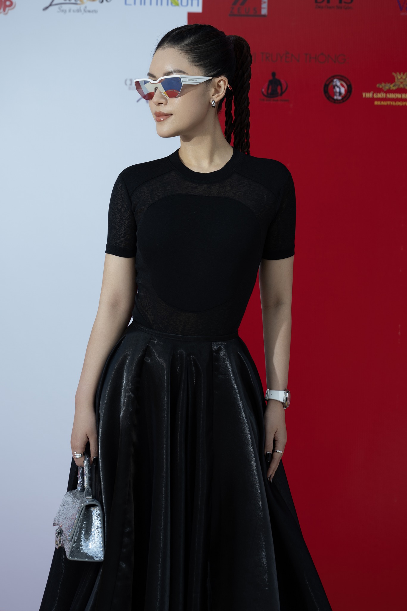 Chị đẹp được mệnh danh rich kid từng lọt top sao mặc xấu, F5 phong cách thế nào?-12